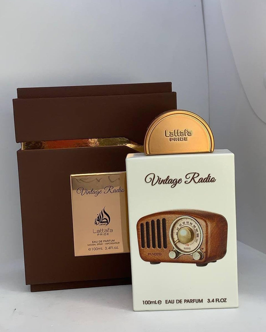 Vintage Radio - FRAGRANCESBYMAGOLD